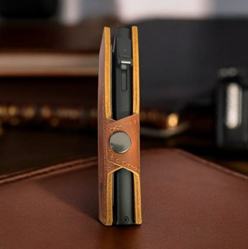 Hammer&Hide Genuine Saddle Leather Pop Up Wallet-Light Brown with Black Aluminum case - Unisex